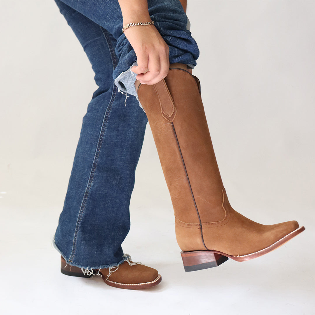 Bota Rodeo de Res en Tubo Alto Café BT506