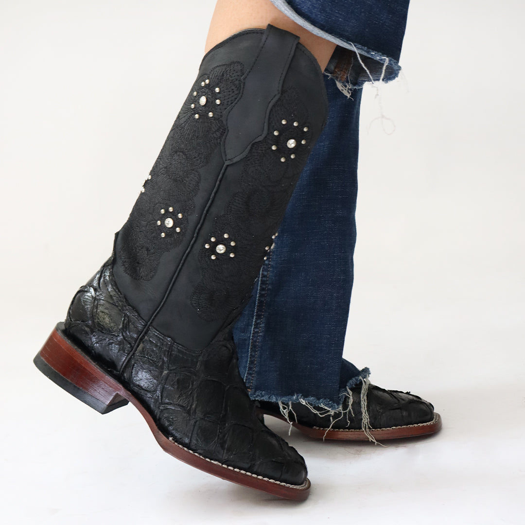 Bota Bulldog de Pescado Grabado Negro BT505